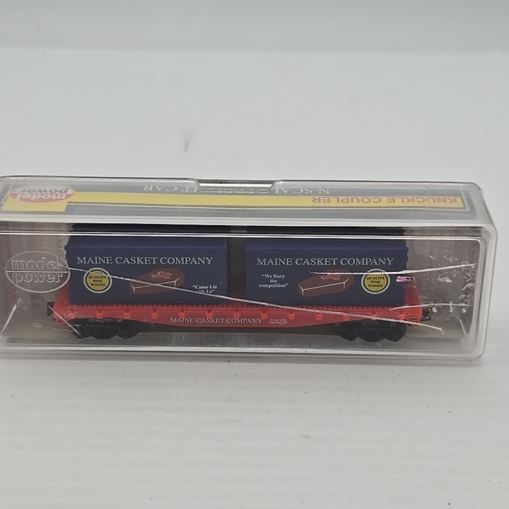 Model Power N  50' Flat‎ Car w/ Containers Maine Casket Company No. 84050